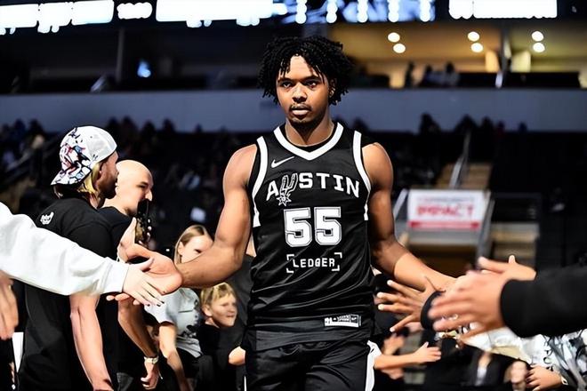 哈里森-英格拉姆砍20+12+6助 骆驼马刺大胜毒蛇