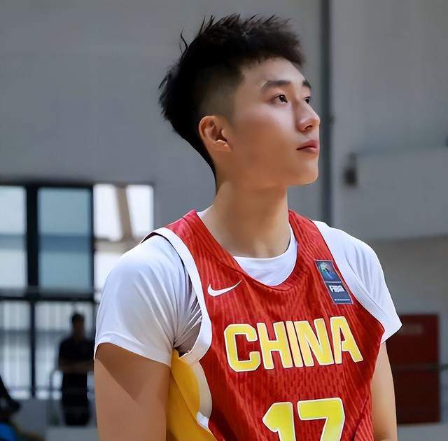 四川男篮欠薪危机引发球员罢赛，32连败暴露运营